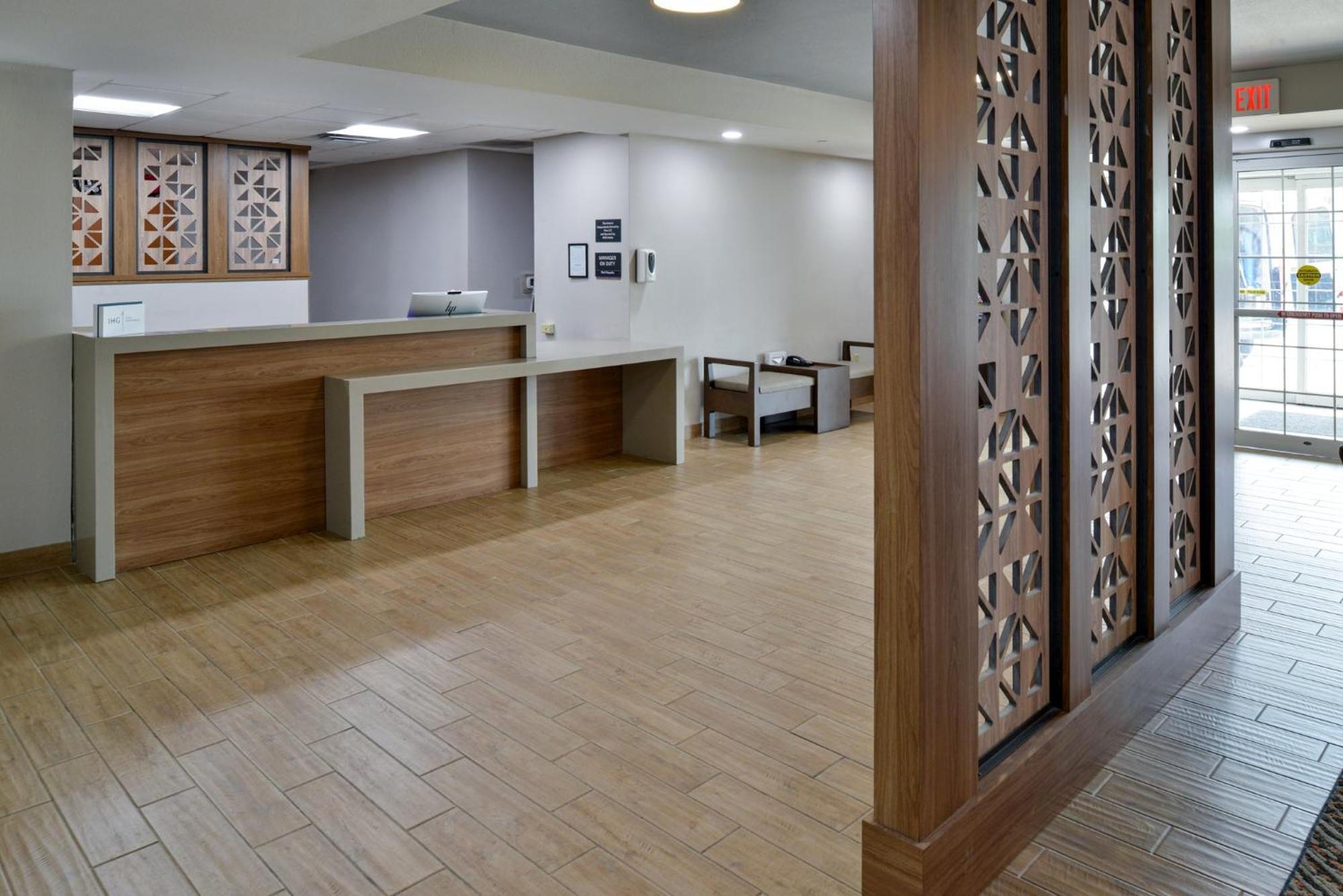 Candlewood Suites Kansas City Northeast By Ihg Zewnętrze zdjęcie