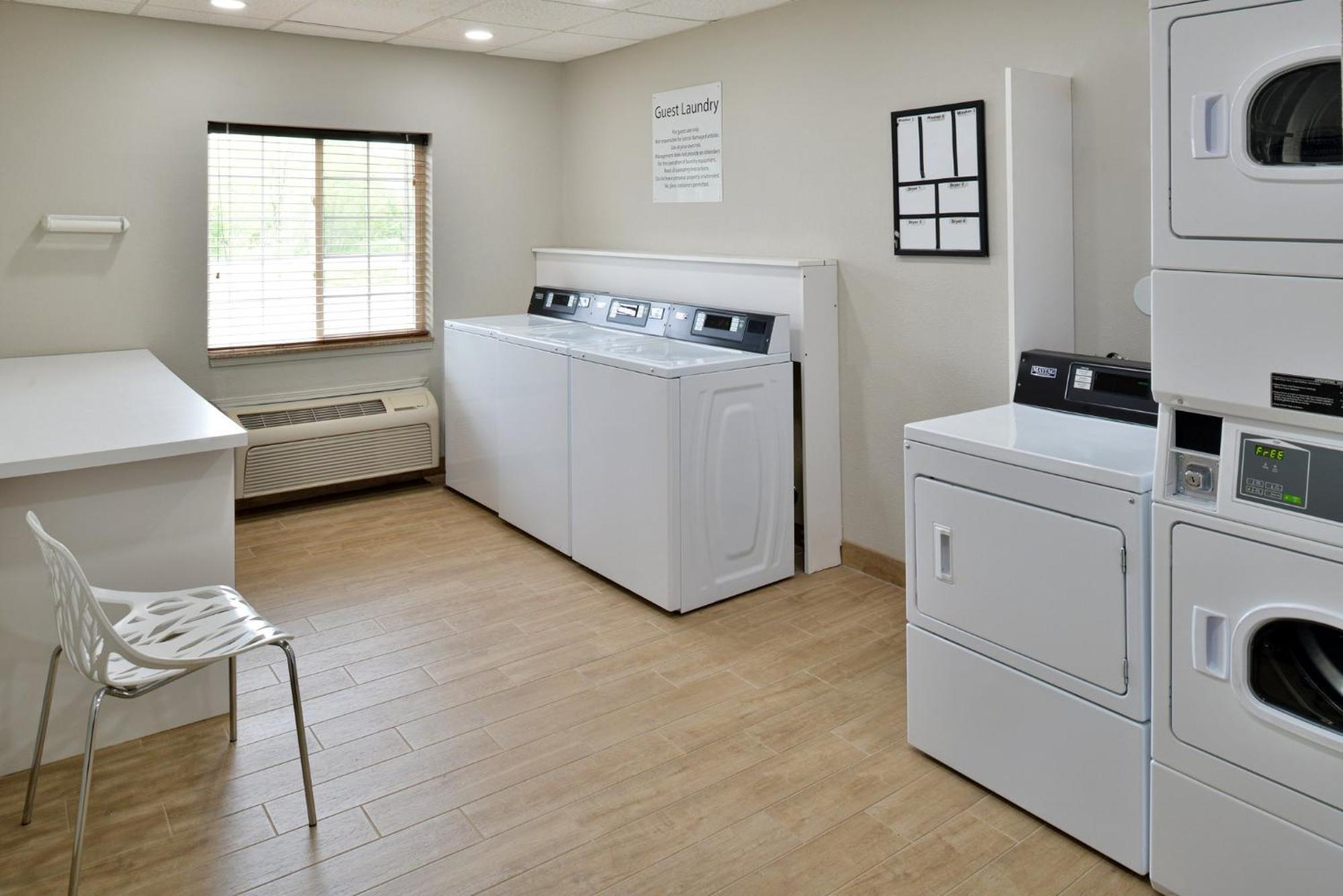 Candlewood Suites Kansas City Northeast By Ihg Zewnętrze zdjęcie